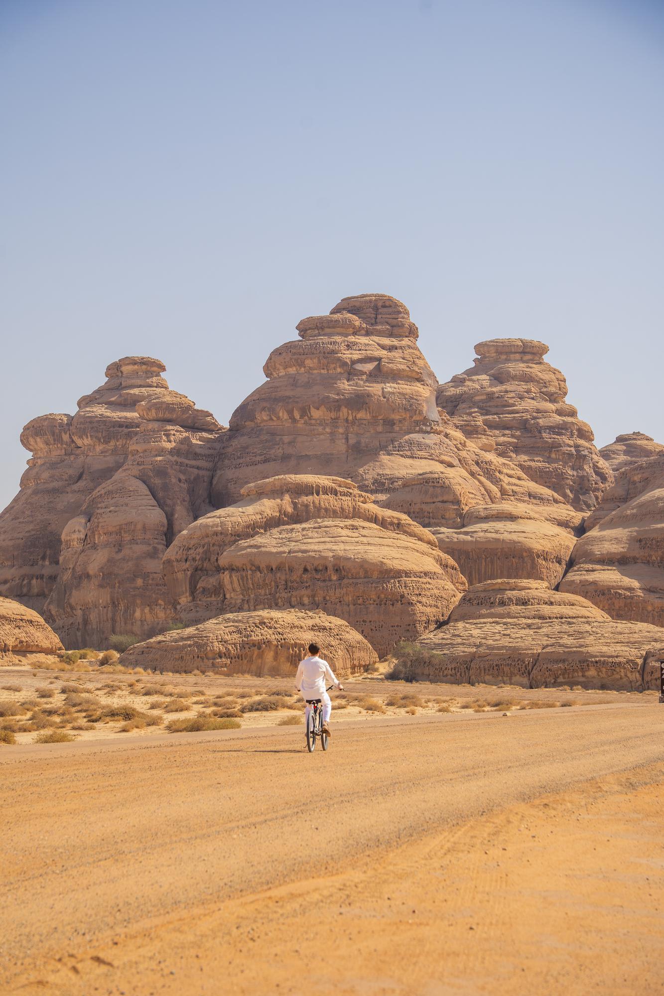 The Chedi Hegra - Activities - Desert Cycling