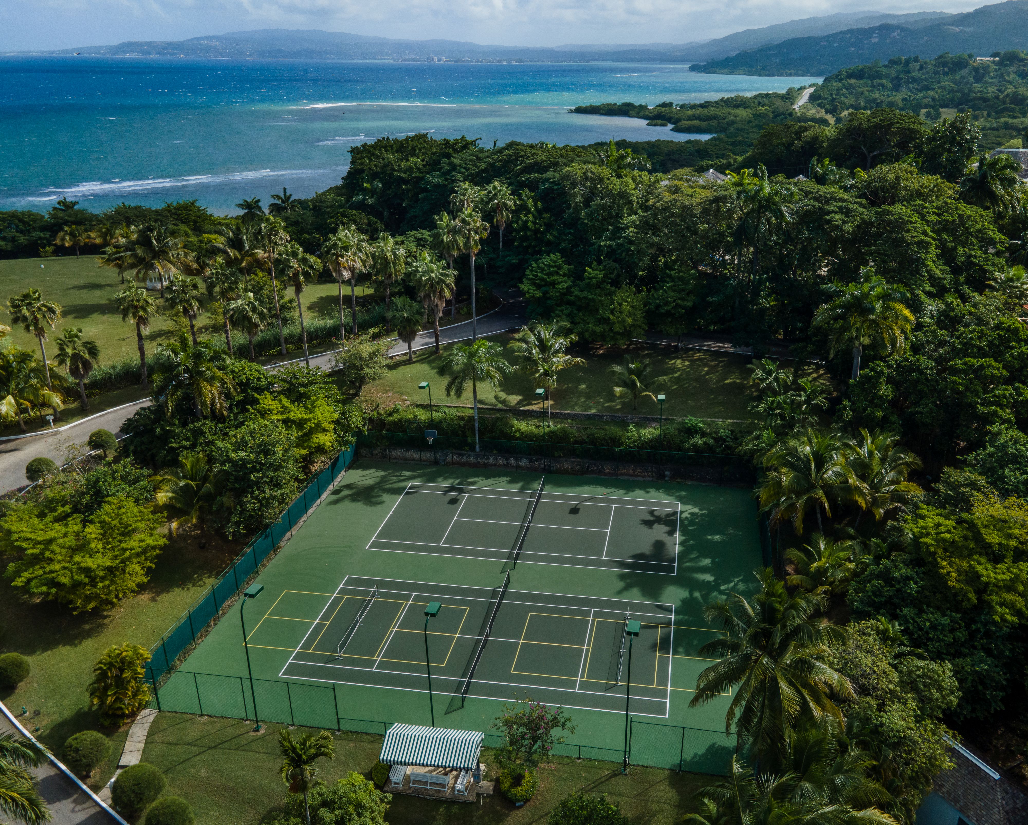 Tennis Court - Upper Court - Round Hill Hotel and Villas (4) (1)